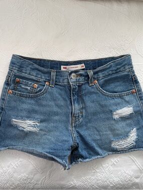 Girl's Levi Girlfriend Distressed Denim Shorts in Blue - Size 14